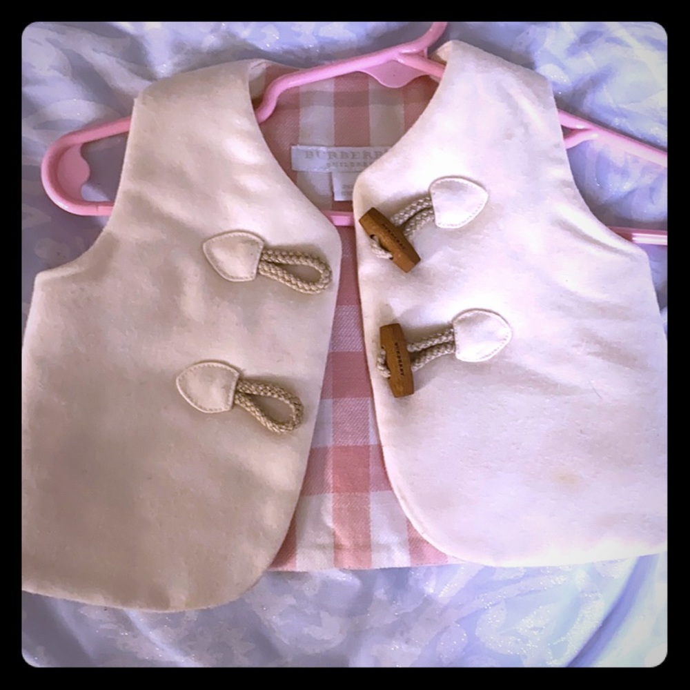 Burberry (real)  Child Cream Vest pink Check 24 mos